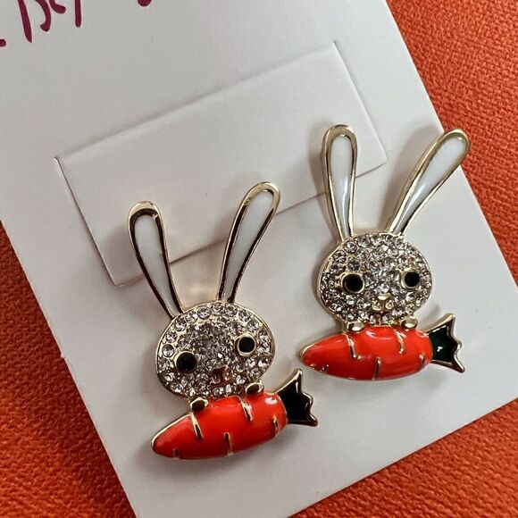🥕 Betsey Johnson sweet bunny with carrot earrings 🥕 - Picture 1 of 7